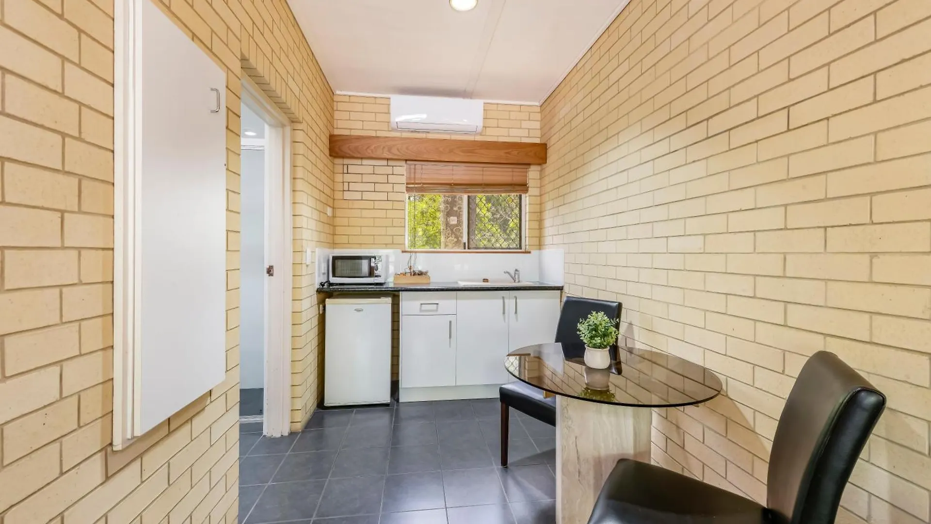 Bundaberg International Motel 4*,