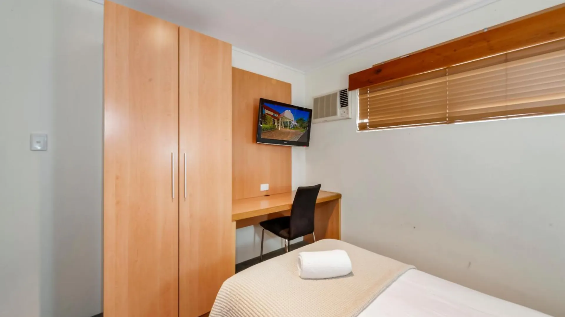 ****  Bundaberg International Motel Australia